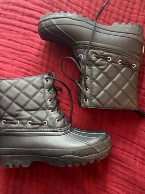 SPERRY Quilted Lace-Up Rain Boots